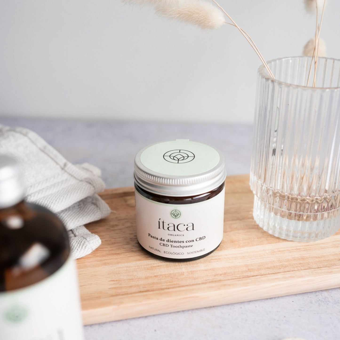 Pasta de dientes ecológica con CBD
